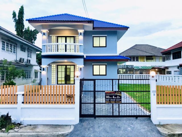 ขายบ้านเดี่ยว 2 ชั้น หมู่บ้าน สยามนิเวศน์ 1 ประชาอุทิศ ในคลองบางปลากด พระสมุทรเจดีย์ สมุทรปราการ เนื้อที่ 90 ตร.วา