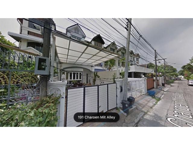 ขายด่วน ทาวน์โฮมเอกมัย ซอย10 แยก 6 ขนาด 32 ตรว