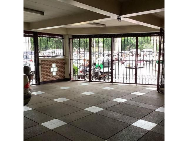 ขายอาคาร 2 คูหา 6 ชั้น หลังมุม ติดถนนสาทรเหนือ