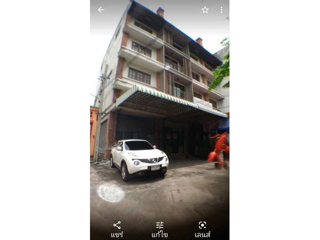 PT51ให้เช่าอาคารพาณิชย์  ริมถนนนาคนิวาส เหมาะทำร้านอาหาร หลังมุม เนื้อที่ 20ตรว 3นอน 2น้ำ จอดรถ 2-3คัน