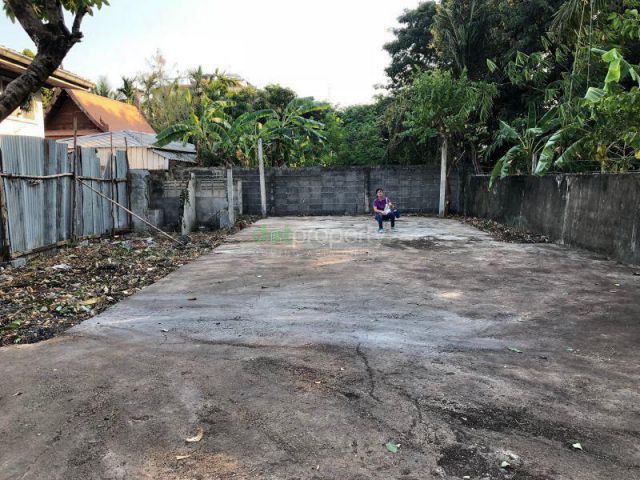 PR556ขายที่ดิน ใน จตุจักร, กรุงเทพ พื่นที่ลักษณะสี่เหลี่ยม หน้ากว้าง ประมาณ 10 เมตร ยาว 20 เมตร