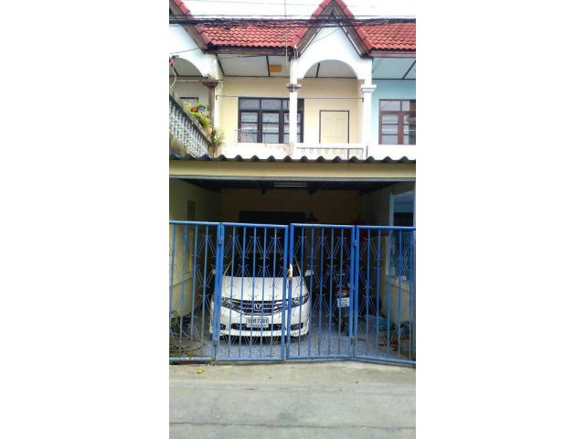 ขาย ทาวน์เฮ้าส์ หมู่บ้านรุ่งเรืองเพลส 17 ตร.ว. ซ.เทพกุญชร34 คลองหลวง ปทุมธานี