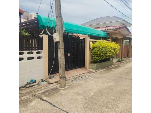 แอร์4ตัว แจ้งวัฒนะ12-16 45ตรว.168ตรม. 3นอน2คัน