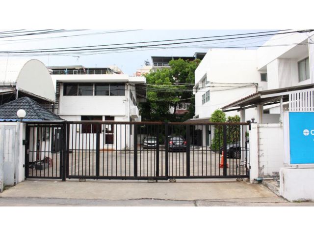 VR1ให้เช่าสำนักงาน ถนนอ่อนนุช สุขุมวิท เหมาะทำอ๊อฟฟิส สถาบันความงาม คาเฟ่ 2ชั้น 3อาคาร 350ตรว จอดรถ 6คัน