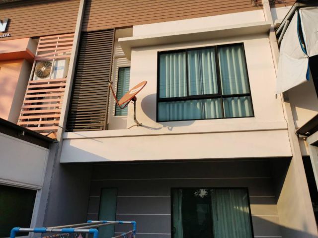 PJTH396 ทาวน์โฮม โมดิวิลล่า บางบัวทอง โครงการของ *บมจ.Property Perfect