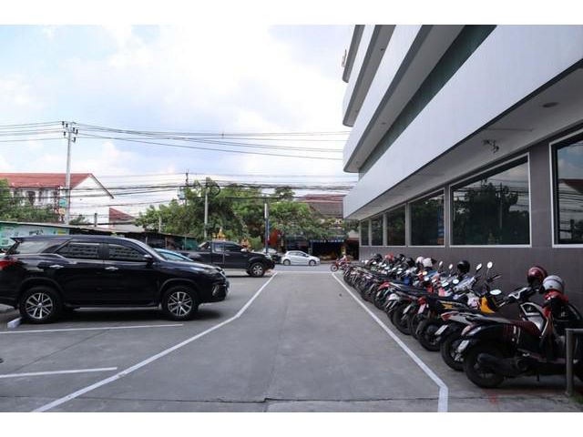 ให้เช่าโกดังพร้อมสำนักงาน ถนนสายไหม