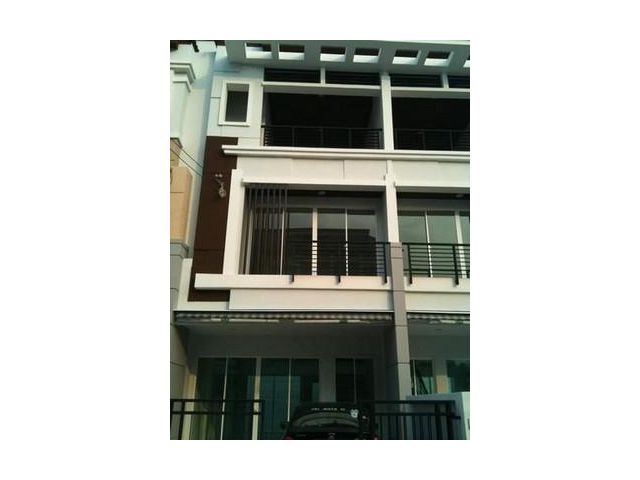 ทาวน์โฮม 2 ชั้น บ้านกลางเมือง สาทร-ราชพฤกษ์