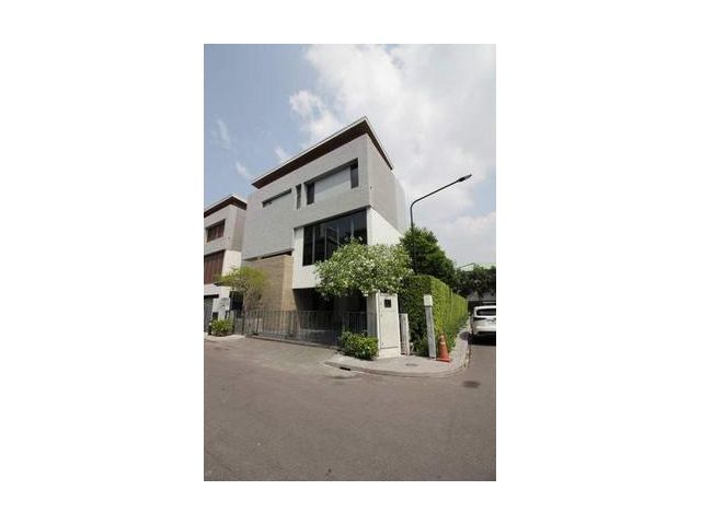บ้านเดี่ยว 3 ชั้น Parc Priva ถ.เทียมร่วมมิตร