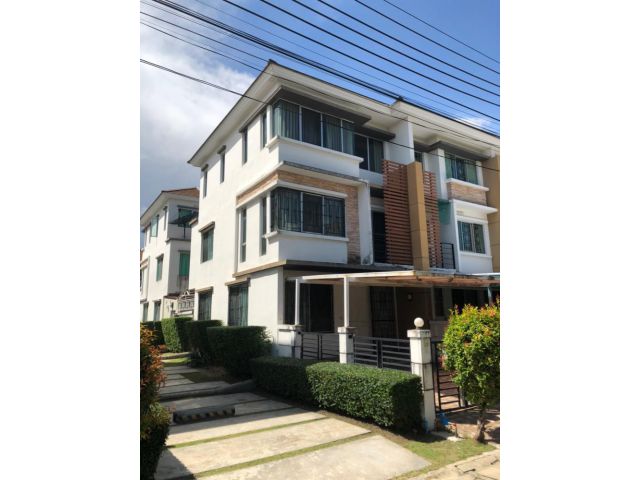 PJTH402 ขายทาว์นโฮม 3 ชั้นพร้อมเฟอร์ หลังมุม ทิศใต้ ทาว์นพลัส เพชรเกษมบางแค