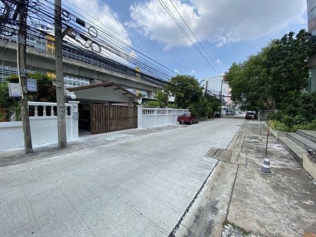 ให้เช่าบ้านเดี่ยว 3ชั้น รีโนเวทใหม่ ย่านพระราม9 เขตสวนหลวง ใกล้เดอะNine พระราม9 ซอยเสรี 8 เหมาะอยู่อาศัยและทำโฮมออฟฟิศ