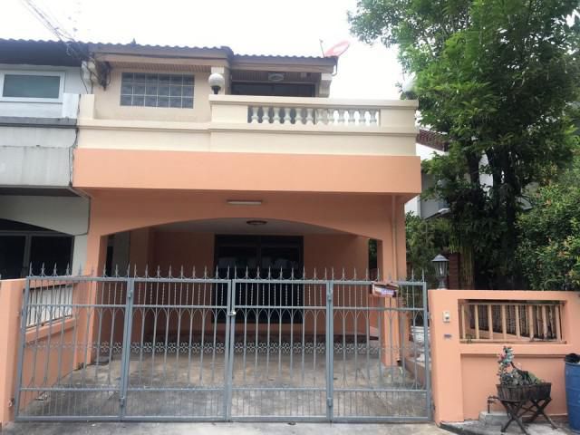 ให้เช่าบ้านแฝด หมู่บ้านเกร็ดแก้ว ซอยรัตนธิเบศร์ 26 (ซอยย่อยที่ 2 ทางซ้ายมือ) ถนนรัตนธิเบศร์