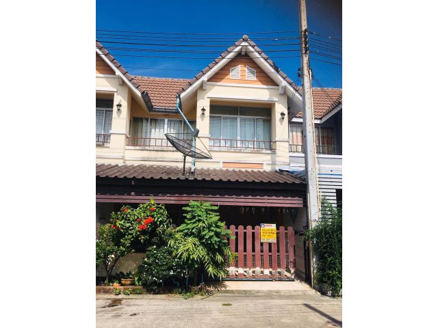 ขายบ้านราคาถูก ทาวน์เฮ้าส์2ชั้น-หมู่บ้านสินเจริญ(สำนักบกชลบุรี)