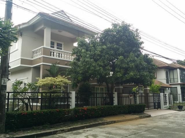 ให้เช่าบ้านเดี่ยว 2 ชั้น หมู่บ้าน ลลิล รามอินทรา – วัชรพล ถนนสุขาภิบาล5 (สุขาภิบาล 5 ซอย 63) ตกแต่งพร้อมเฟอร์นิเจอร์