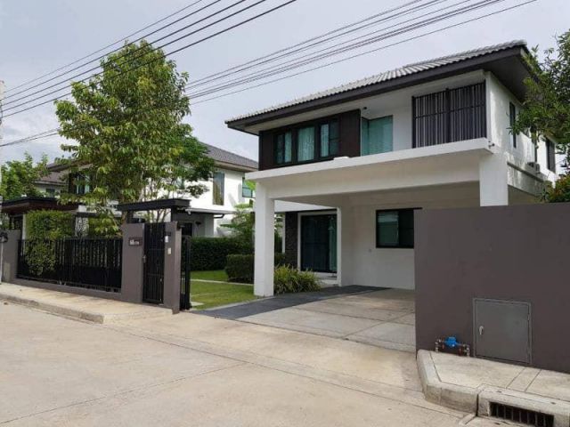 MH31ขายบ้านเดี่ยว  มัณฑนา บางนา กม.7พร้อมผู้เช่า ใกล้ห้างเมก้า ใกล้มอเตอร์เวย์ 66ตรว 172ตรม 4นอน 3น้ำ จอดรถ 2คัน