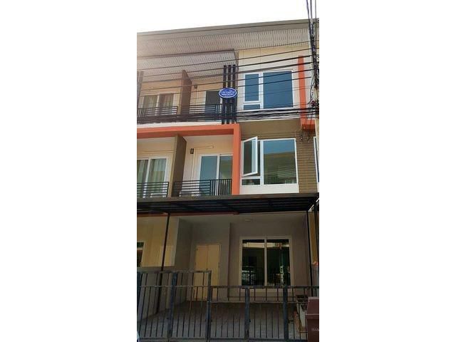 โครงการ เดอะทรัสนวลจันทร์ ถนน นวลจันทร์