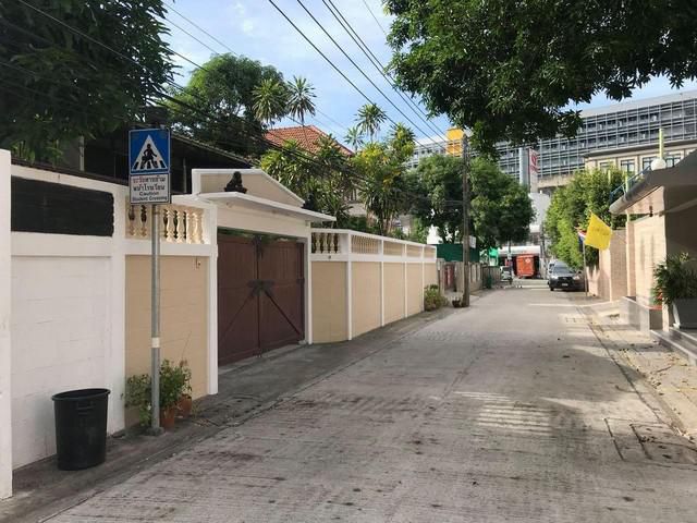 ให้เช่าบ้านเดี่ยว 2 ชั้น ย่านพระราม9 ซอย52 ตรงข้ามกับเดอะไนน์พระราม9 เหมาะทำ Home Office