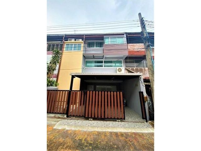 ให้เช่าทาวน์โฮม ซอยสุขุมวิท 4