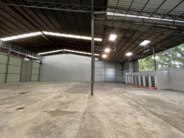 โกดังให้เช่าย่านสุวินทวงศ์/หนองจอก กรุงเทพมหานคร ทำเลดี เดินทางสะดวกติดถนนสุวินทวงศ์