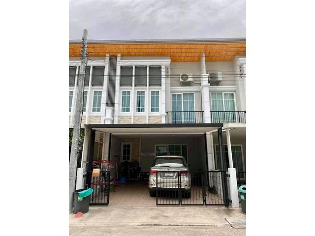 T233ให้เช่าทาวน์โฮม ซอยนวมินทร์42 โกลเด้นทาวน์๒ ลาดพร้าว-เกษตรนวมินทร์  131ตรม 4นอน 3น้ำ จอดรถ 2คัน