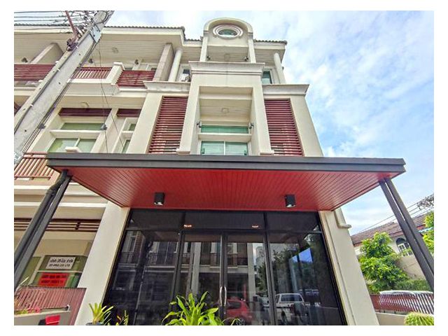 ขายพรีเมี่ยมเพลสเอกมัย-รามอินทราAOL-F81-2107004195