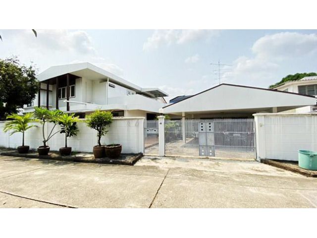 ขาย บ้านแหลมทอง พัฒนาการ 28 (AOL-F81-2107004191)