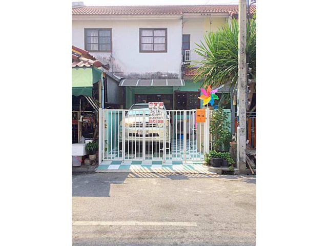 ทาวน์เฮ้าส์ 2 ชั้น 17 ตรว. บ้านศรีนวมินทร์