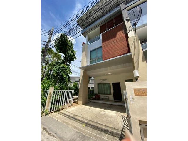 ให้เช่าทาวน์โฮม3ชั้นหมู่บ้านภัทรโมทาวน์แจ้งวัฒนะ19
