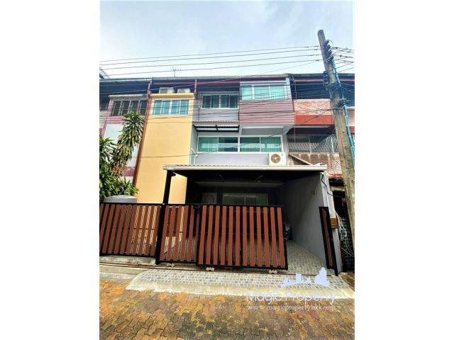 ให้เช่าทาวน์เฮ้าส์ 5 ห้องนอน ในสุขุมวิทซอย 4 (Sukhumvit Soi 4) แขวงคลองเตย เขตคลองเตย กทม.