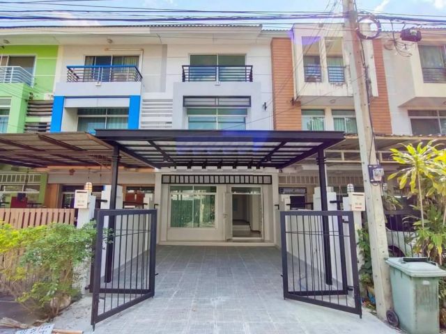 ขายทาวน์โฮม 3 ชั้น #วิสต้า ปาร์ค  วัชรพล10 หมู่บ้านติดถนนใหญ่ รีโนเวทใหม่ทั้งหลัง