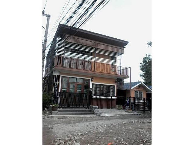 ถนนกรุงเทพกรีฑา7 หลังหัวมุม