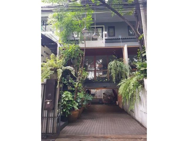 ให้เช่าทาวน์โฮม4ชั้น ย่านโชคชัย 4 เขตลาดพร้าว ตัวบ้าน 4ชั้น เล่นระดับ 7 stories ระเบียงครบทุกชั้น