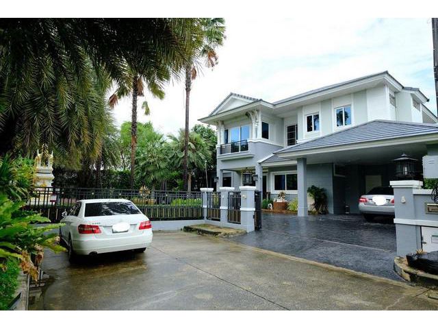 ให้เช่าบ้านเดี่ยวหลังใหญ่ 2 ชั้น หมู่บ้านนันทวัน ศรีนครินทร์-วงแหวน fully furnished หลังมุม ใกล้จุดขึ้น-ลงมอเตอร์เวย์