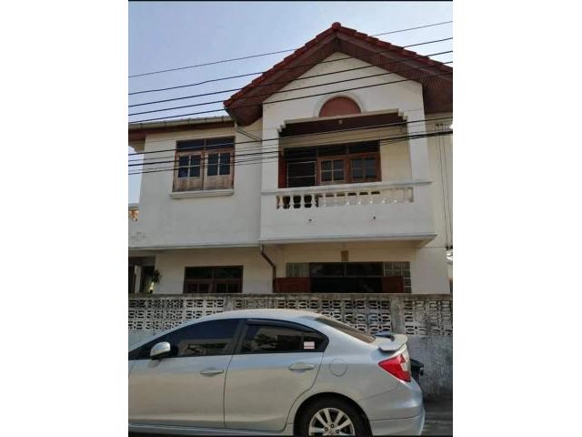 Wบ้าน​ 2 ชั้น​ หมู่บ้านอมรพันธ์​ 9​