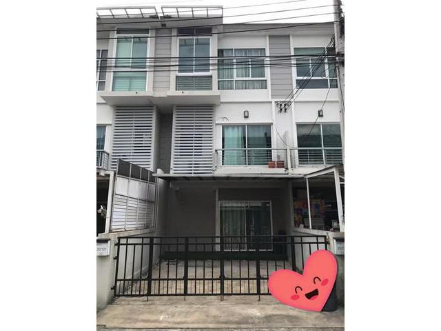 ให้เช่าทาวน์โฮม3ชั้น เมโทร พระราม9 ใกล้ ม.stamford