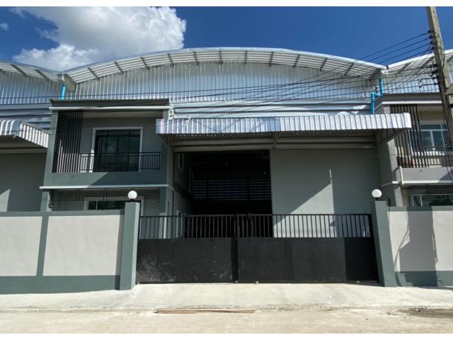 PR632ให้เช่า โครงการทรัพย์ รุ่งเรือง   ขนาด600  ตร.ม.   มี2 โรงติดกัน  ทรัพย์รุ่งเรือง  ค่าเช่า ตร.ม.ละ 100 บาท  สมุทรสาคร