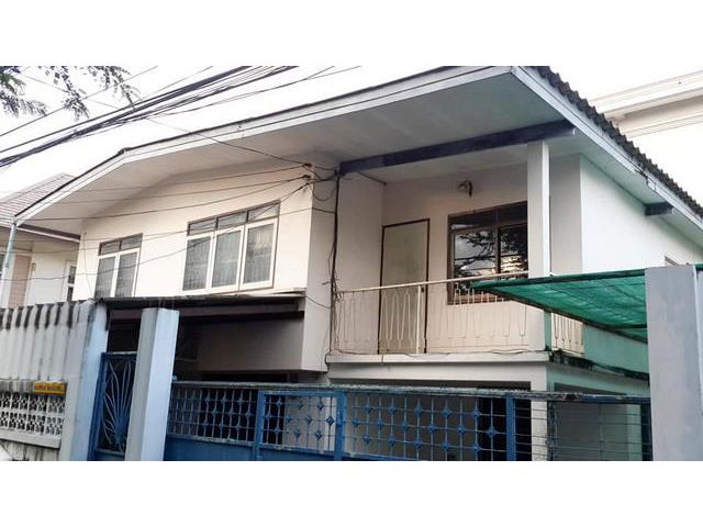 PH46ให้เช่าบ้านเดี่ยว  ซอยวัฒนานิเวศน์ ย่านสุทธิสาร 45ตรว  5นอน 3น้ำ จอดรถ 2คัน