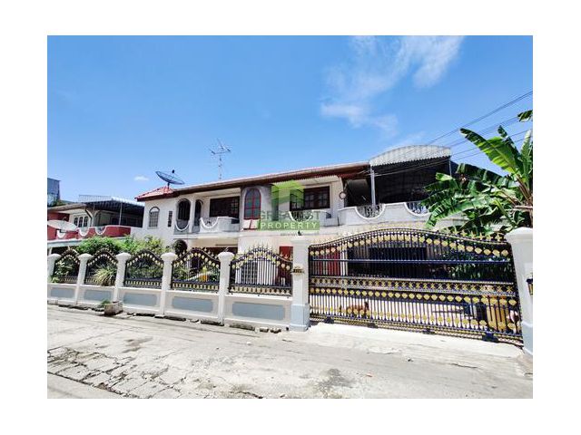 หมู่บ้านถาวรนิเวศน์ 1 ซอยบางนา-ตราด 14 บางนา-กม.1 ขายด่วน บ้านเดี่ยว 2 ชั้น เนื้อที่ 70 ตร.ว ทำเลดี อยู่ต้นซอย