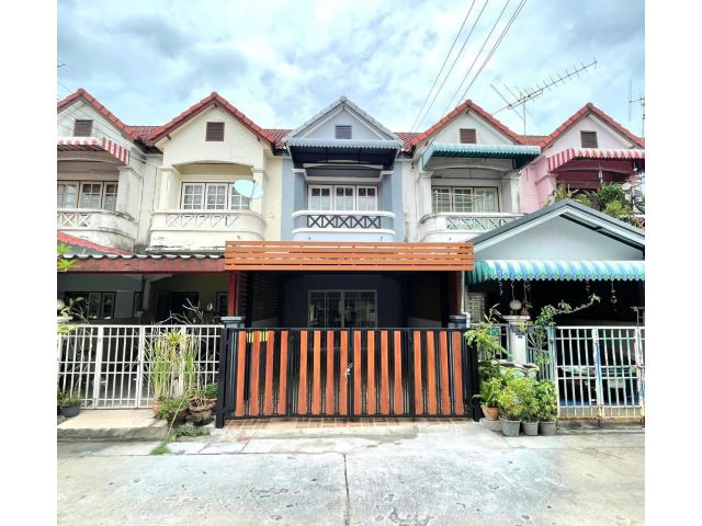 ขายทาวน์เฮ้าส์ 2 ชั้น #หมู่บ้านมนชญา 2 ถ.สายไหม49 ตกแต่งใหม่พร้อมเข้าอยู่  บ้านหันหน้าทิศตะวันตก