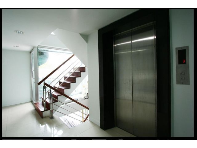 PJB453 ให้เช่าออฟฟิศ ทองหล่อ 13 ชั้น 3 เนื่อที่ 15 ตรว ราคาเช่า 25,000 บาท