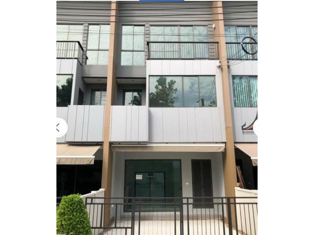 ให้เช่าทาวน์โฮม 3 ชั้น บ้านกลางเมือง วัชรพล