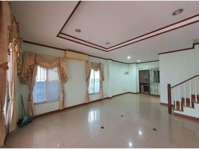 ให้เช่า ทาวน์โฮม 3 ชั้น บ้านกลางเมือง ศรีนครินทร์ 24 สวนหลวง