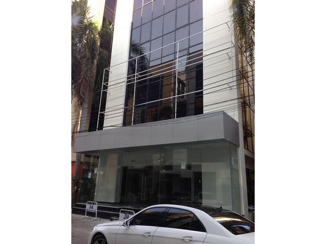 ให้เช่าสำนักงาน 6ชั้น ถนนลาดพร้าว บางกะปิ มีลิฟท์