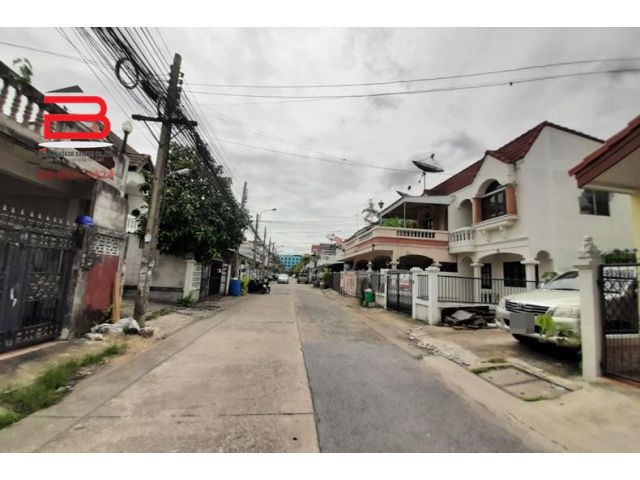 ที่ดินพร้อมบ้านเดี่ยว โครงการ เจริญสุข เนื้อที่ 73 ตรว. ถนนรัชดาภิเษก เขตจตุจักร