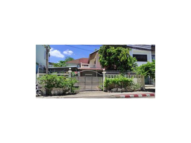 บ้านสร้างเอง 2 ชั้น เนื้อที่ 79 ตารางวา