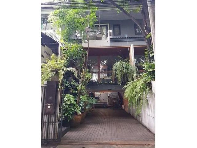 ให้เช่าและขาย ทาวน์โฮม4ชั้น โชคชัย 4 ซอย 37