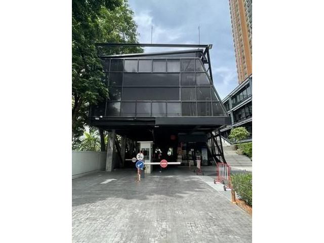 ให้เช่าพื้นที่ 220 ตรม ใกล้MRT อโศก เพชรบุรี