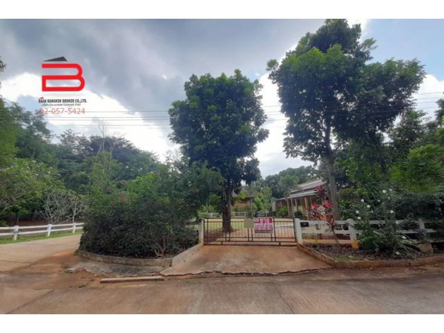 ที่ดินพร้อมบ้านเดี่ยว 1 ชั้น โครงการ บ้านสว่างใจ เนื้อที่ 300 ตรว. มี 3 ห้องนอน 3 ห้องน้ำ ถนนมิตรภาพ อ.ปากช่อง จ.นครราชส