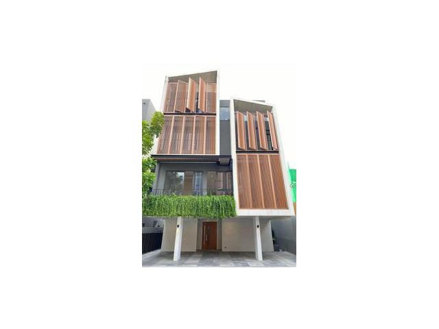 ขายบ้านเดี่ยว ในซอยเอกมัย 12  44.8 ตร.วา