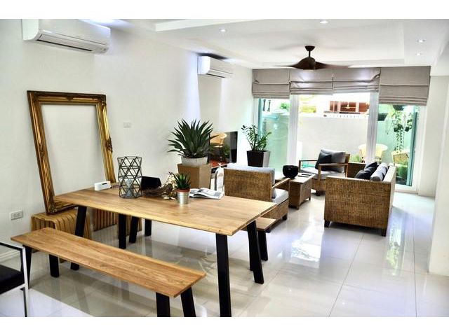 ให้เช่า/ขาย MODERN TOWNHOUSE for RENT/SALE.