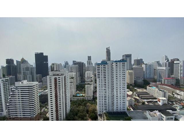 ให้เช่าคอนโดหรู รอยซ์ ไพรเวท เรซิเดนซ์